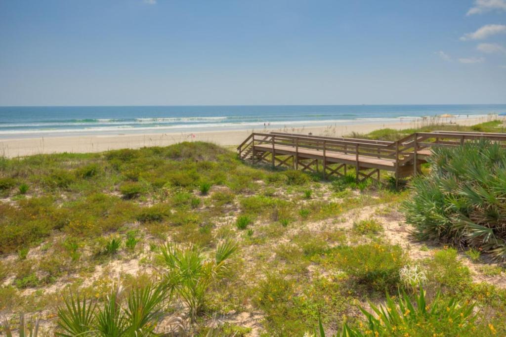 A Wave From It All Oceanview 2Nd Level Patio Jacksonville Beach Exterior photo